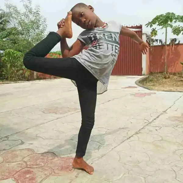 Comedian Emmanuela Shows Her Flexibility In New Pictures